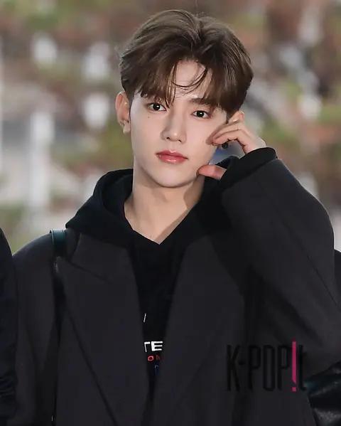 Zhang Hao (ZEROBASEONE) — Airport