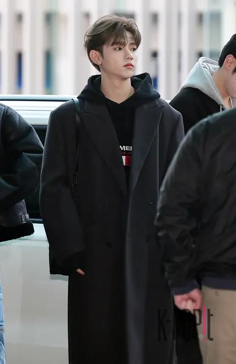 Zhang Hao (ZEROBASEONE) — Airport