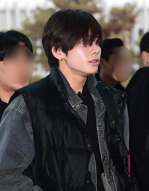 Taehyun (TXT) — Airport
