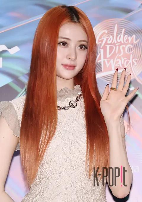 Huh Yunjin (LE SSERAFIM) — Golden Disc Awards Red Carpet