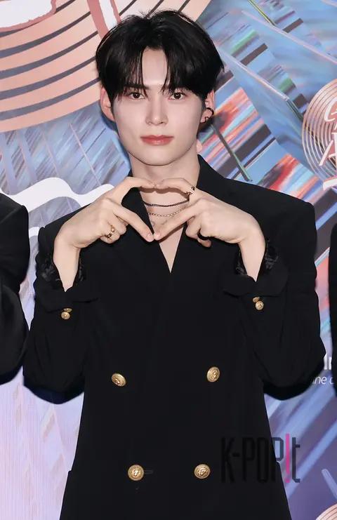 Sung Han-bin (ZEROBASEONE) — Golden Disc Awards Red Carpet