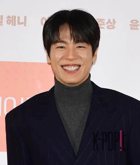Lee Hyun-woo — Dog Days Production Briefing