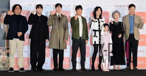 Director Kim Deok-min, Youn Yuh-jung, Yoo Hae-jin, Kim Yun-jin, Jung Sung-hwa, Kim Seo-hyung, Lee Hyun-woo, Tang Joon-sang, Yoon Chae-na — Dog Days Press Screening
