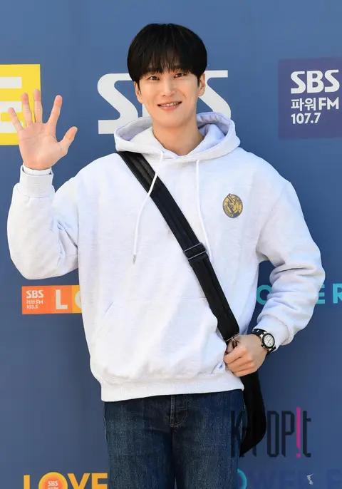 Ahn Bo-hyun — Arrival
