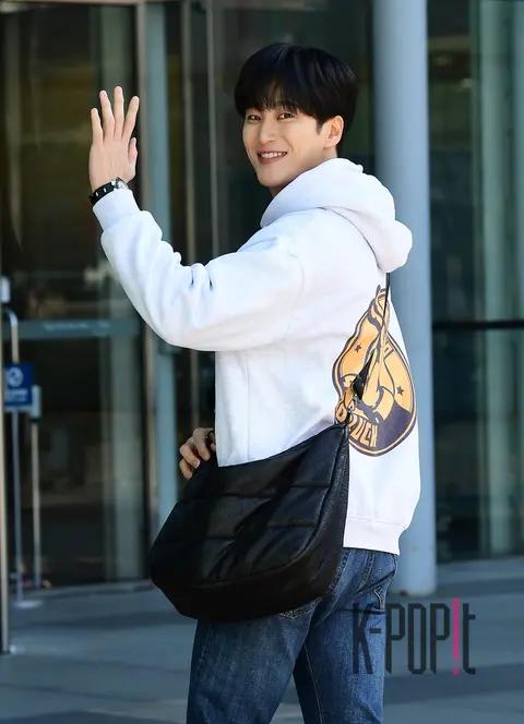 Ahn Bo-hyun — Arrival