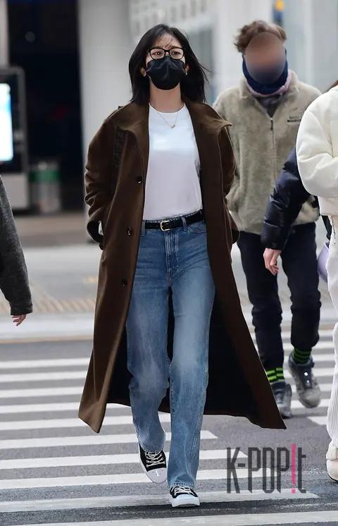 Ahn Yu-jin (IVE) — Airport
