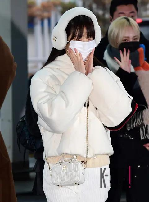 Jangwon-young (IVE) — Airport