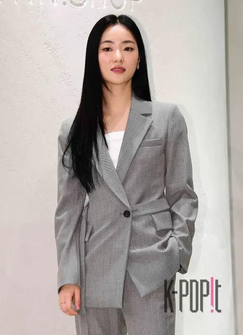 Jeon Yeo-bin — Launch