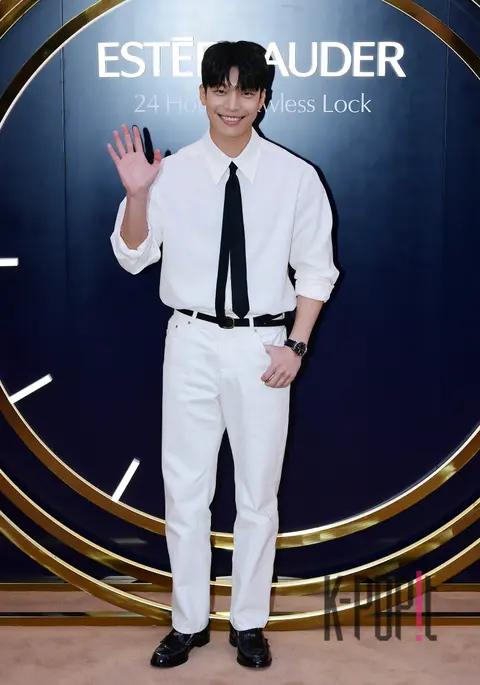 Lee Chan-hyuk — Launch