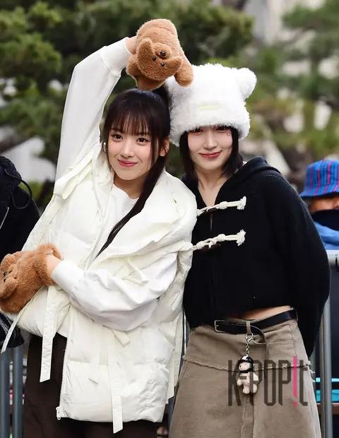 Jiwoo (NMIXX), Haewon — Music Bank Arrival
