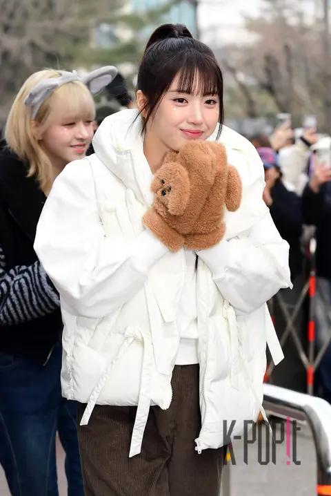 Jiwoo (NMIXX) — Music Bank Arrival
