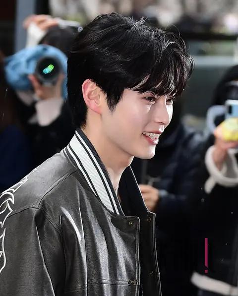 Sung Han-bin (ZEROBASEONE) — Immortal Songs Arrival
