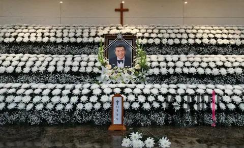 Joint Photography Pool — Late Nam Koong-won Funeral