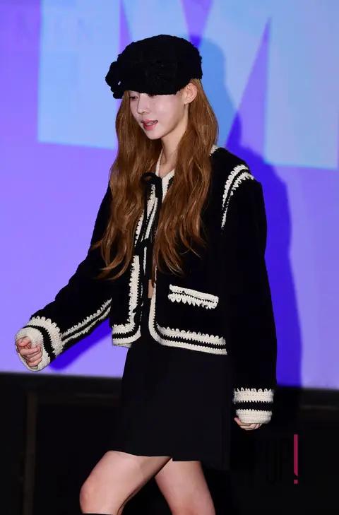 Winter (aespa) — Stage Greeting