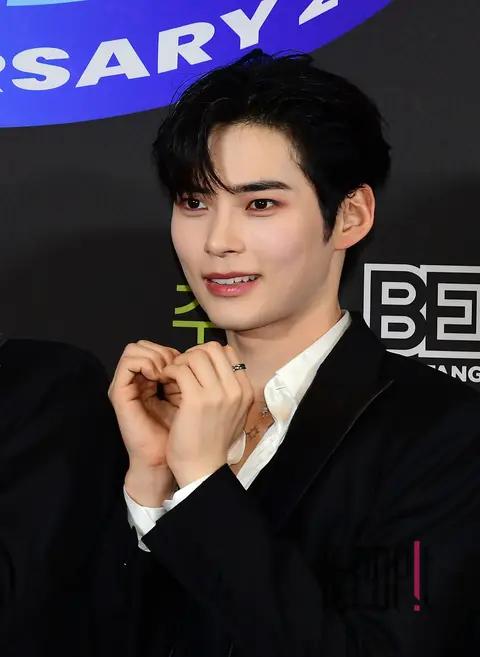 Sung Han-bin (ZEROBASEONE) — Hanteo Music Awards