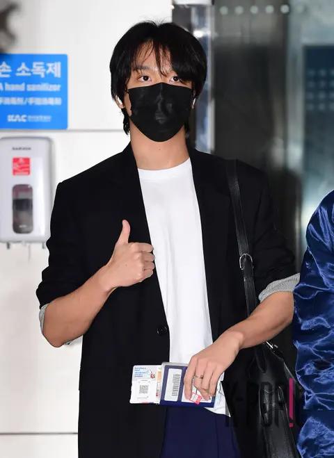 Haechan (NCT DREAM, KISS OF LIFE) — Airport