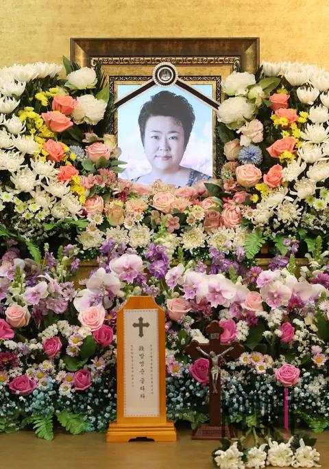 Joint Photography Pool — Bang Sil-i Funeral