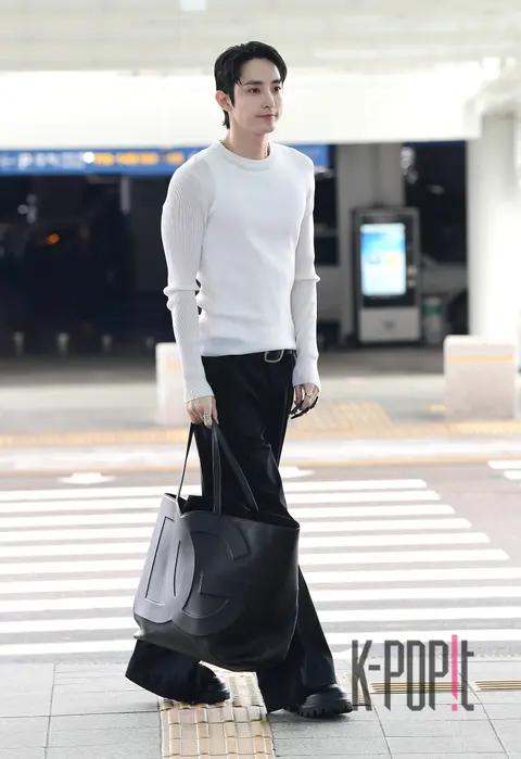 Lee Soo-hyuk — Airport