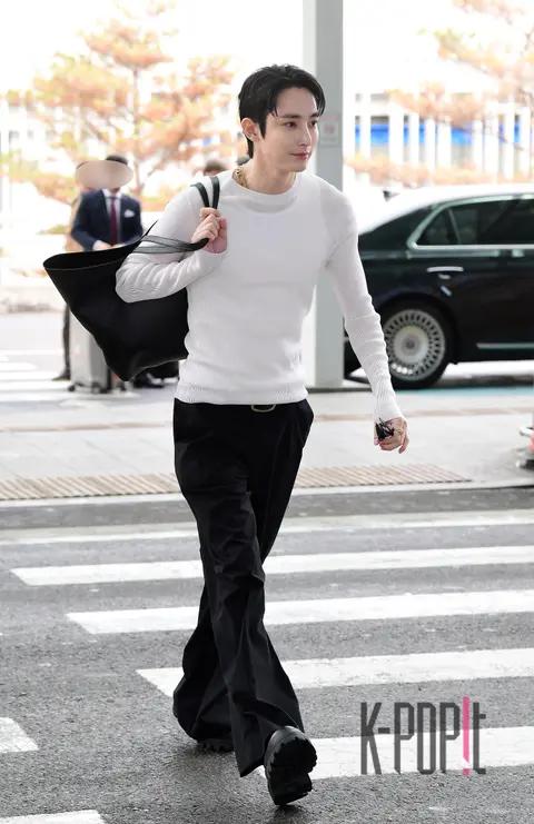 Lee Soo-hyuk — Airport