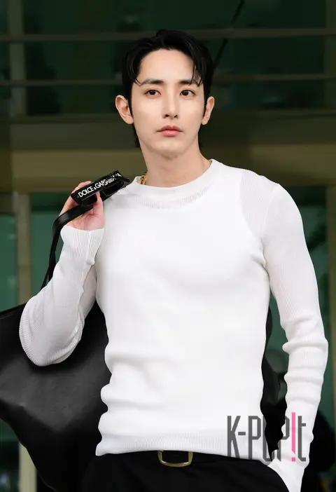 Lee Soo-hyuk — Airport