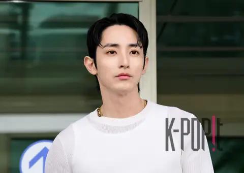 Lee Soo-hyuk — Airport