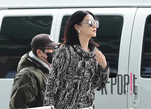 Lee Young-ae — Airport