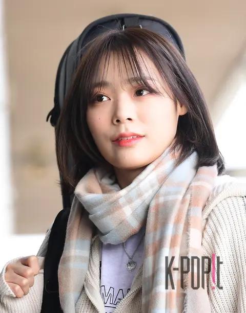 Siyeon (QWER) — Airport