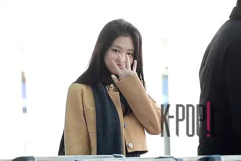 JENNIE (BLACKPINK) — Airport