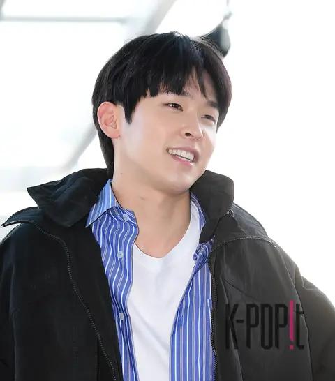 Lee Si-woo — Airport