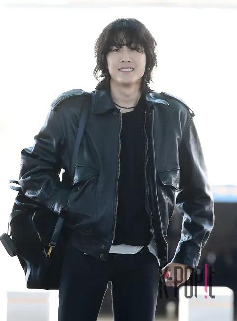 Lee Jong-won — Airport