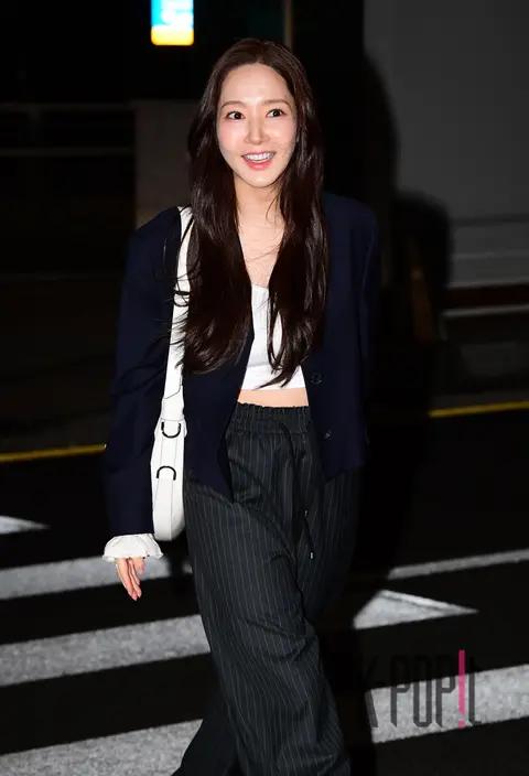 Park Min-young — Airport