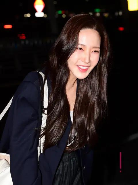 Park Min-young — Airport