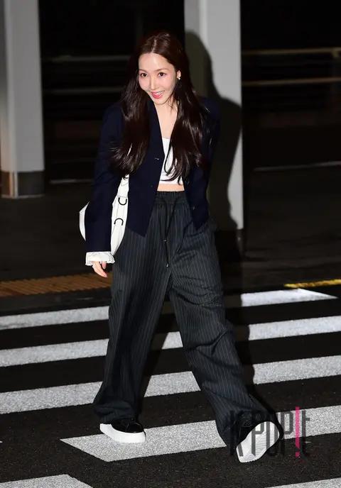 Park Min-young — Airport