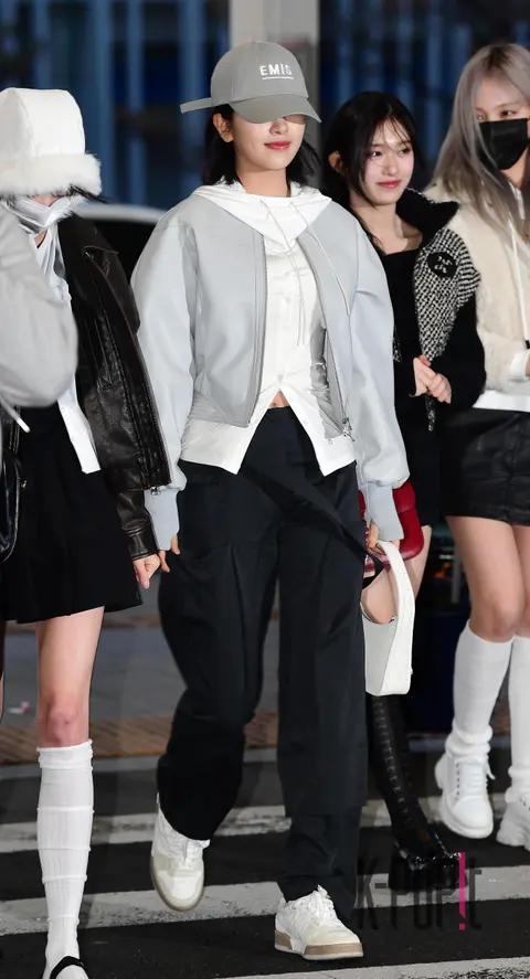 Ahn Yu-jin (IVE) — Airport