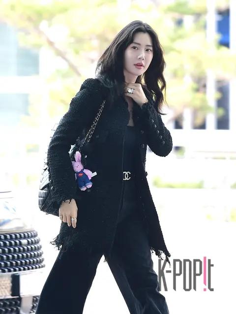 Clara — Airport