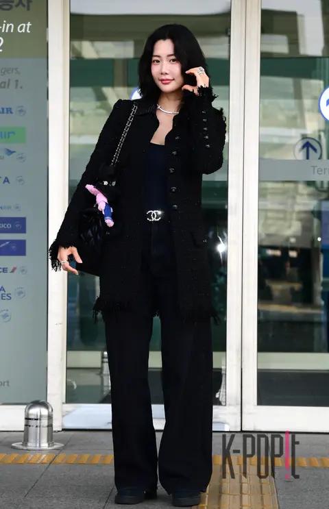Clara — Airport