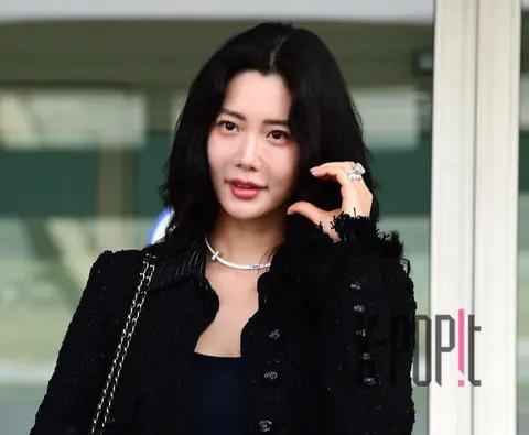 Clara — Airport