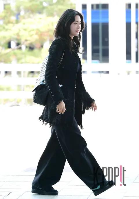 Clara — Airport