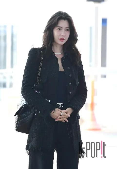 Clara — Airport