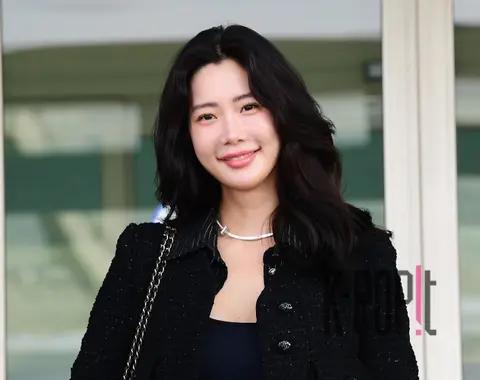 Clara — Airport