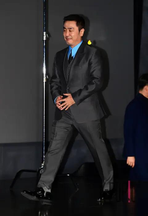 Ryu Seung-ryong — Dak Gangjeong Production Briefing