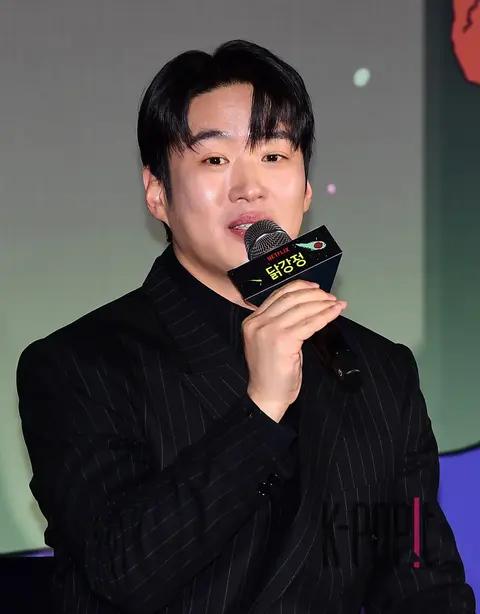 Ahn Jae-hong — Dak Gangjeong Production Briefing