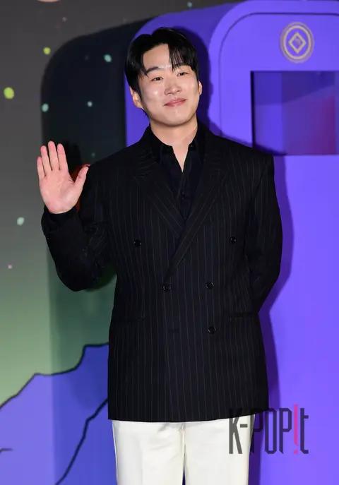 Ahn Jae-hong — Dak Gangjeong Production Briefing