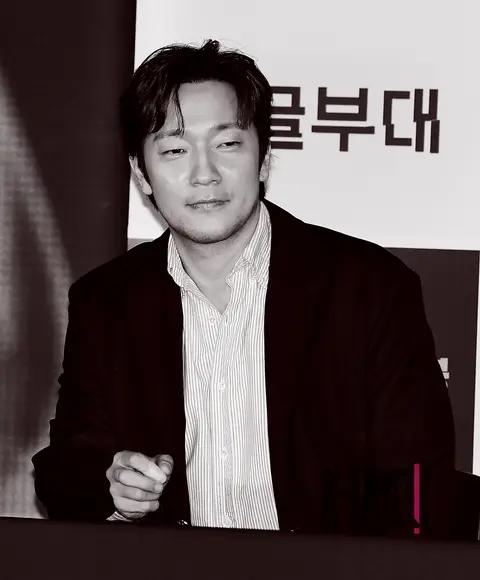Son Seok-gu — Comment Brigade Press Screening