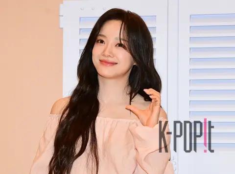 Kim Se-jeong — Launch