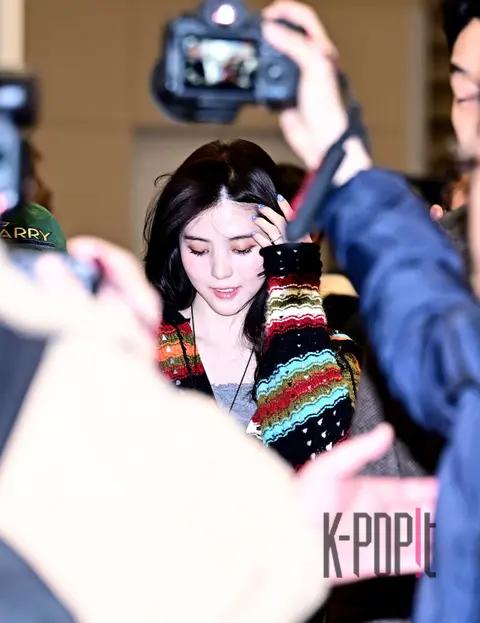 Han So-hee — Airport