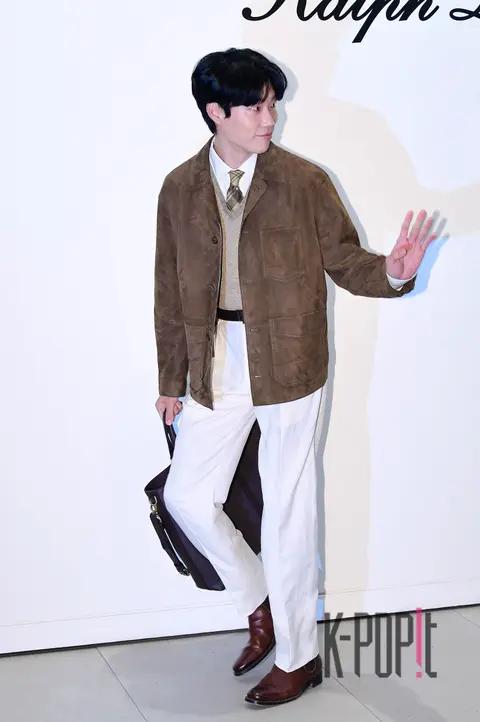 Ryu Jun-yeol — Launch