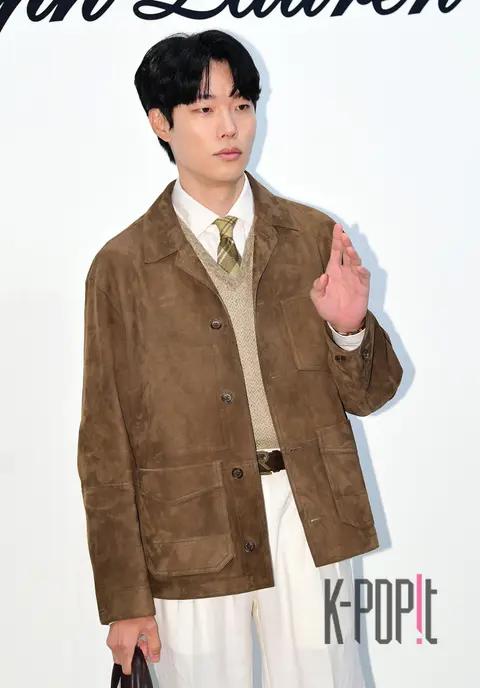Ryu Jun-yeol — Launch