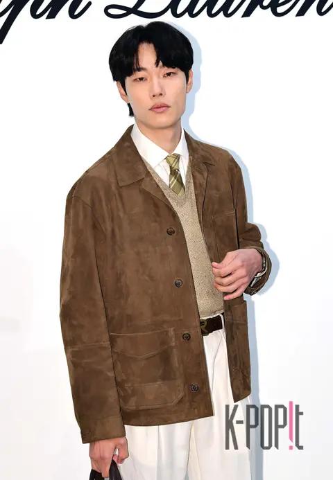 Ryu Jun-yeol — Launch