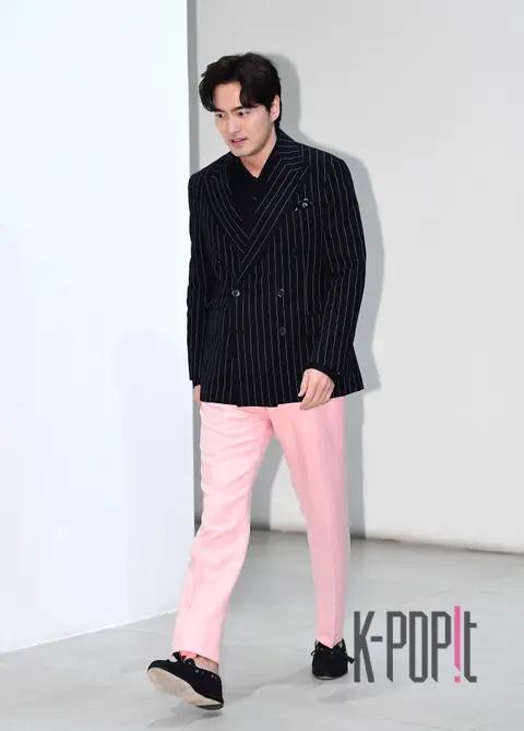 Lee Jin-wook — Launch